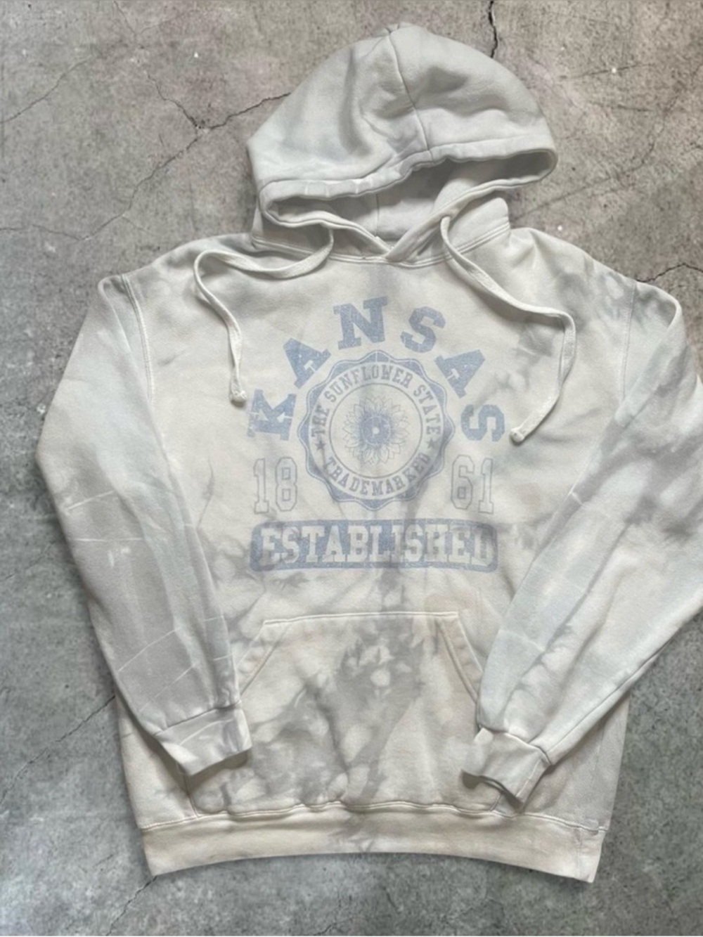 Kansas Sunflower State
Tie-Dye Hoodie